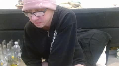 Snapshot of hollyhawkes chatting on 02/09/25, 11:15 Holly Hawkes online show from 02/09/25, 11:15