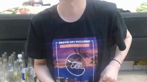 Snapshot of hollyhawkes chatting on 02/11/25, 10:28 Holly Hawkes online show from 02/11/25, 10:28