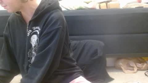 Snapshot of hollyhawkes chatting on 03/04/25, 08:35 Holly Hawkes online show from 03/04/25, 08:35