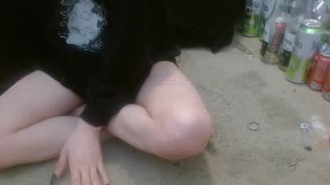 Snapshot of hollyhawkes chatting on 10/12/25, 08:19 Holly Hawkes online show from 10/12/25, 08:19