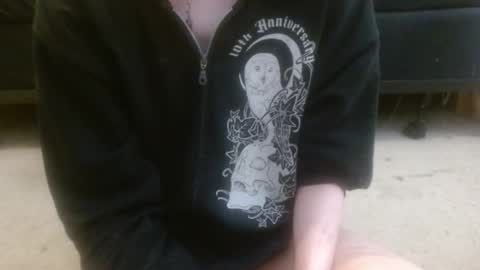 Snapshot of hollyhawkes chatting on 11/15/25, 09:32 Holly Hawkes online show from 11/15/25, 09:32