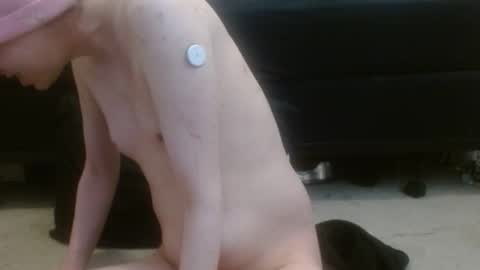 Snapshot of hollyhawkes chatting on 11/30/25, 08:57 Holly Hawkes online show from 11/30/25, 08:57