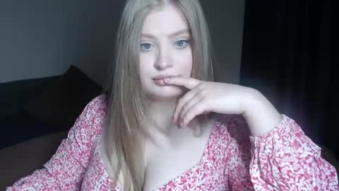 hollykira online show from 05/08/26, 06:46