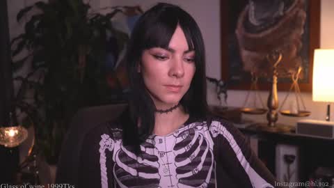 Holly Linder online show from 03/01/25, 02:15