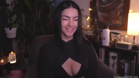 Holly Linder online show from 12/17/25, 02:28