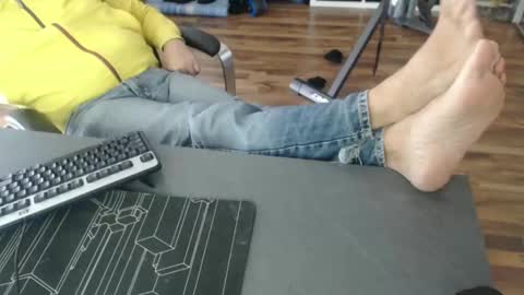 Snapshot of hollymollysucker chatting on 02/16/25, 12:43 hollymollysucker online show from 02/16/25, 12:43