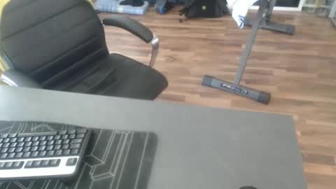 Snapshot of hollymollysucker chatting on 03/04/25, 11:51 hollymollysucker online show from 03/04/25, 11:51