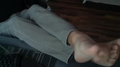 Snapshot of hollymollysucker chatting on 12/15/25, 01:04 hollymollysucker online show from 12/15/25, 01:04