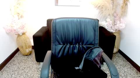 Holly online show from 12/17/24, 06:42