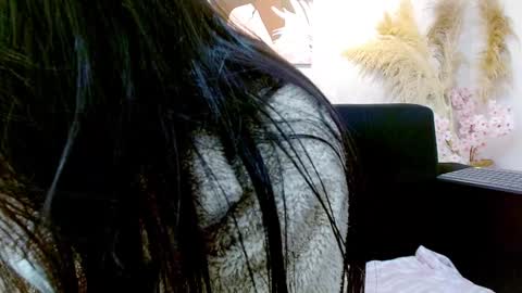 Holly online show from 01/04/25, 09:10