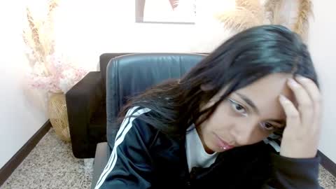 Holly online show from 01/06/25, 03:09