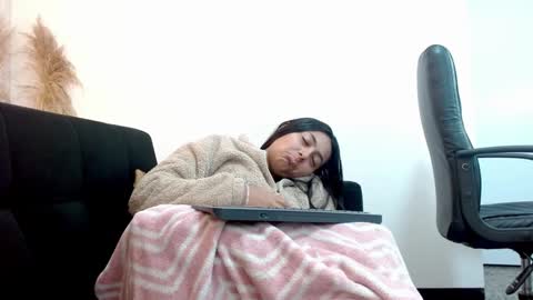 Holly online show from 01/17/25, 06:26