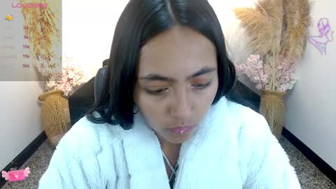 Holly online show from 02/05/25, 03:02