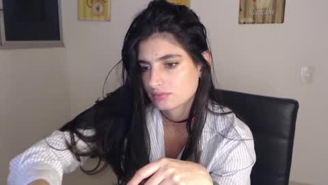 Snapshot of hollyshit_ chatting on 02/18/25, 04:04 hollyshit_ online show from 02/18/25, 04:04