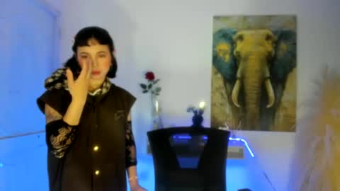 Snapshot of hollysquirtx chatting on 11/07/25, 01:33 hollysquirtx online show from 11/07/25, 01:33