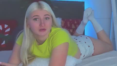 HollyTaillor online show from 12/14/25, 06:41