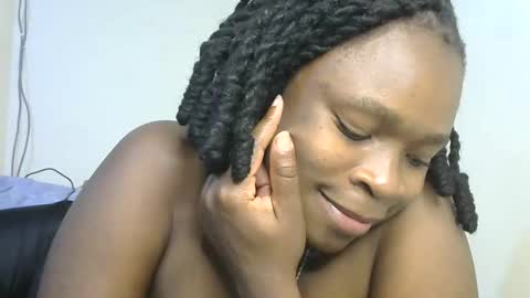 holy_ebony online show from 04/05/26, 10:07