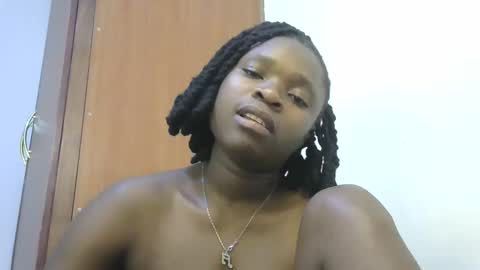 holy_ebony online show from 04/08/26, 09:37