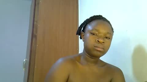 holy_ebony online show from 05/12/26, 04:09