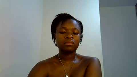 holy_ebony online show from 06/16/26, 04:48