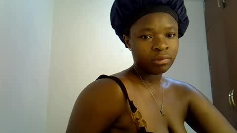 holy_ebony online show from 06/21/26, 11:13