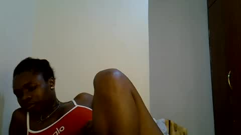 holy_ebony online show from 06/25/26, 12:42