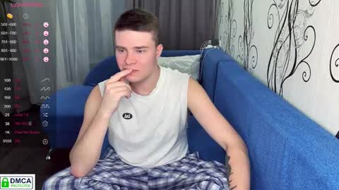 holy_eggs_00 online show from 10/27/25, 09:52