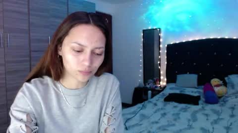 Juli online show from 09/11/25, 02:33