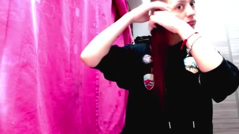 Snapshot of holy_juli2 chatting on 02/18/26, 02:29 Juli online show from 02/18/26, 02:29