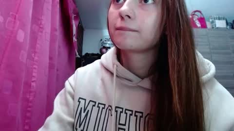 Snapshot of holy_juli2 chatting on 03/03/26, 03:34 Juli online show from 03/03/26, 03:34