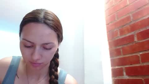 Snapshot of holy_juli2 chatting on 03/11/26, 01:44 Juli online show from 03/11/26, 01:44