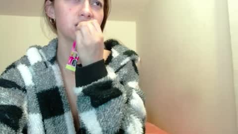 Snapshot of holy_juli2 chatting on 04/02/26, 03:59 Juli online show from 04/02/26, 03:59
