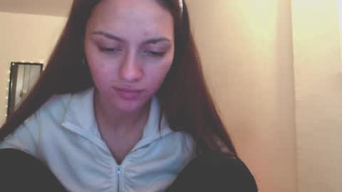 Snapshot of holy_juli2 chatting on 04/05/26, 04:31 Juli online show from 04/05/26, 04:31