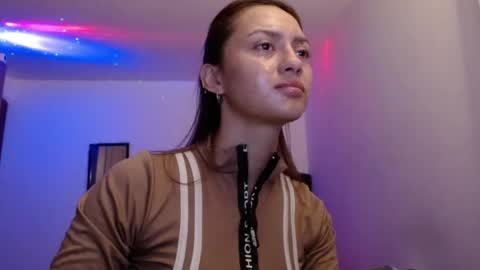 Snapshot of holy_juli2 chatting on 04/21/26, 05:03 Juli online show from 04/21/26, 05:03