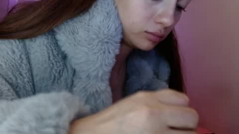 Snapshot of holy_juli2 chatting on 04/27/26, 03:26 Juli online show from 04/27/26, 03:26