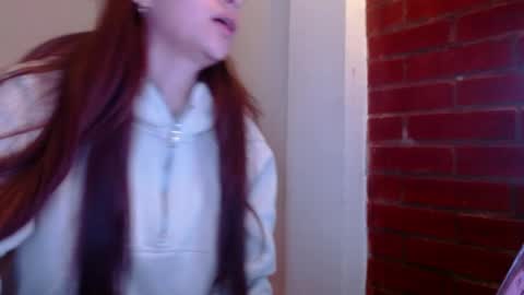 Snapshot of holy_juli2 chatting on 05/01/26, 04:06 Juli online show from 05/01/26, 04:06