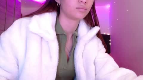 Snapshot of holy_juli2 chatting on 05/06/26, 03:35 Juli online show from 05/06/26, 03:35