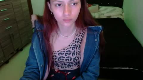 Snapshot of holy_juli2 chatting on 05/27/26, 03:47 Juli online show from 05/27/26, 03:47