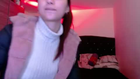 holy_julii online show from 06/13/26, 04:10