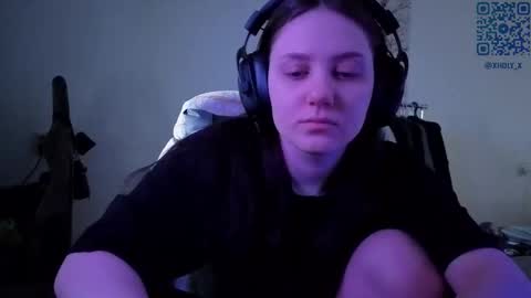 Snapshot of holy_kveta chatting on 03/15/26, 04:40 Kviki online show from 03/15/26, 04:40