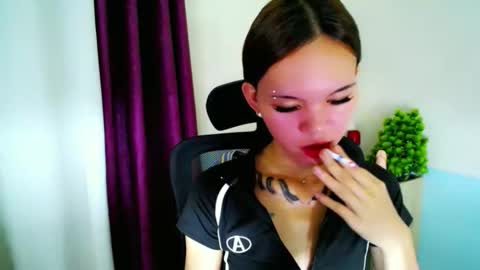 Snapshot of holy_maxine chatting on 02/03/26, 06:40 holy_maxine online show from 02/03/26, 06:40