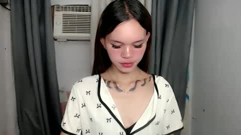 Snapshot of holy_maxine chatting on 05/30/26, 08:33 holy_maxine online show from 05/30/26, 08:33