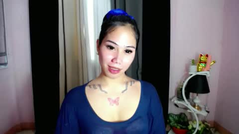 holy_samyx online show from 11/22/25, 06:01