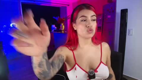 Snapshot of holyeva chatting on 10/24/25, 12:30 online show from 10/24/25, 12:30