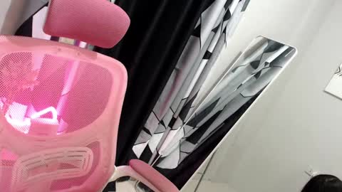 Snapshot of holymary_69 chatting on 03/08/25, 10:22 Patricia online show from 03/08/25, 10:22