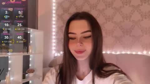 Mia online show from 11/15/25, 03:15