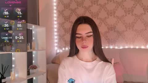 Mia online show from 11/21/25, 03:05