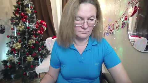 Snapshot of holymilfa chatting on 12/04/24, 02:04 holymilfa online show from 12/04/24, 02:04