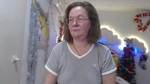 Snapshot of holymilfa chatting on 01/05/25, 02:08 holymilfa online show from 01/05/25, 02:08