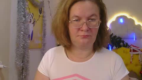 Snapshot of holymilfa chatting on 01/12/25, 08:04 holymilfa online show from 01/12/25, 08:04